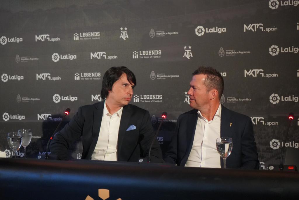 LEGENDS recibe una de las reliquias más importantes en la historia del fútbol mundial