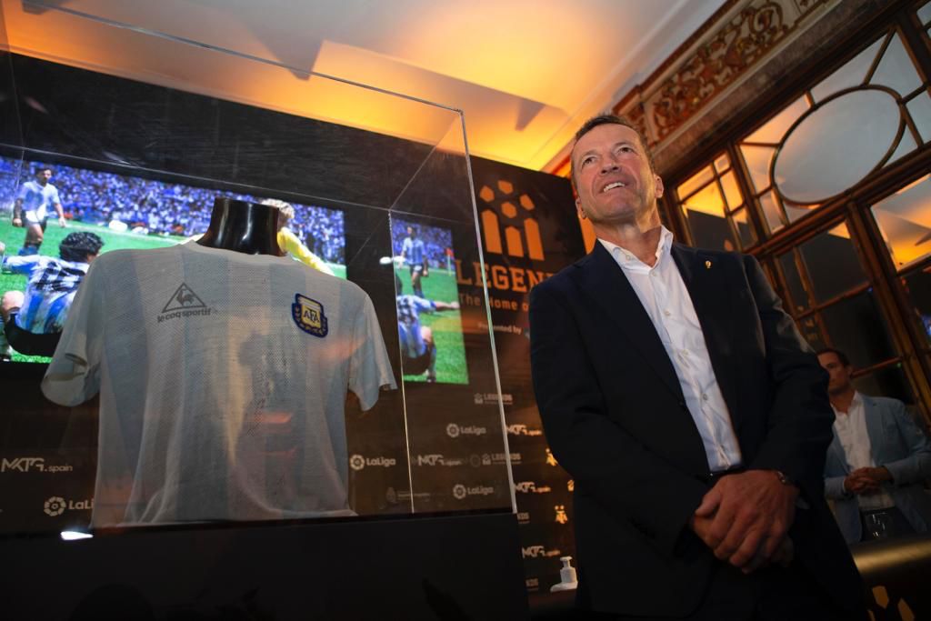 LEGENDS recibe una de las reliquias más importantes en la historia del fútbol mundial