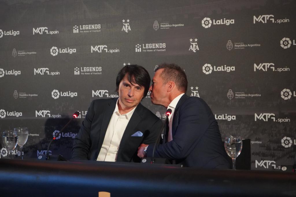 LEGENDS recibe una de las reliquias más importantes en la historia del fútbol mundial